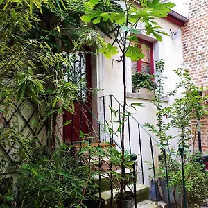 Lapetitemaisondeparis Apartment