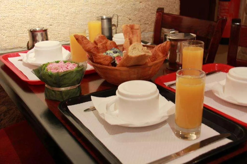 **  Little Hotel Paris Frankrike